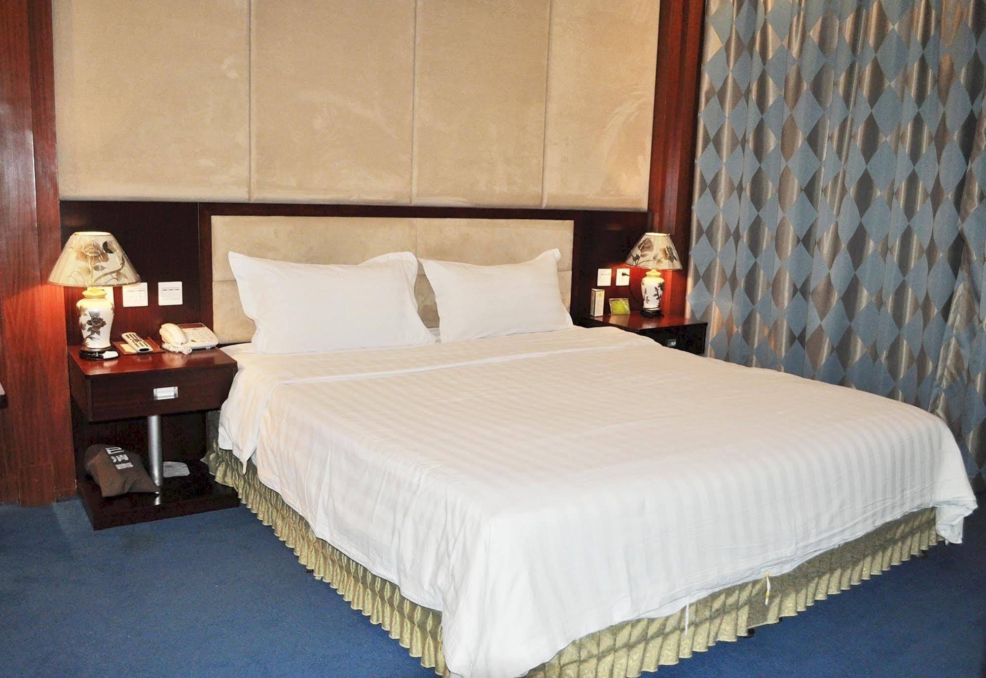 Changchun Jilin Ya Tai Hotel Bagian luar foto